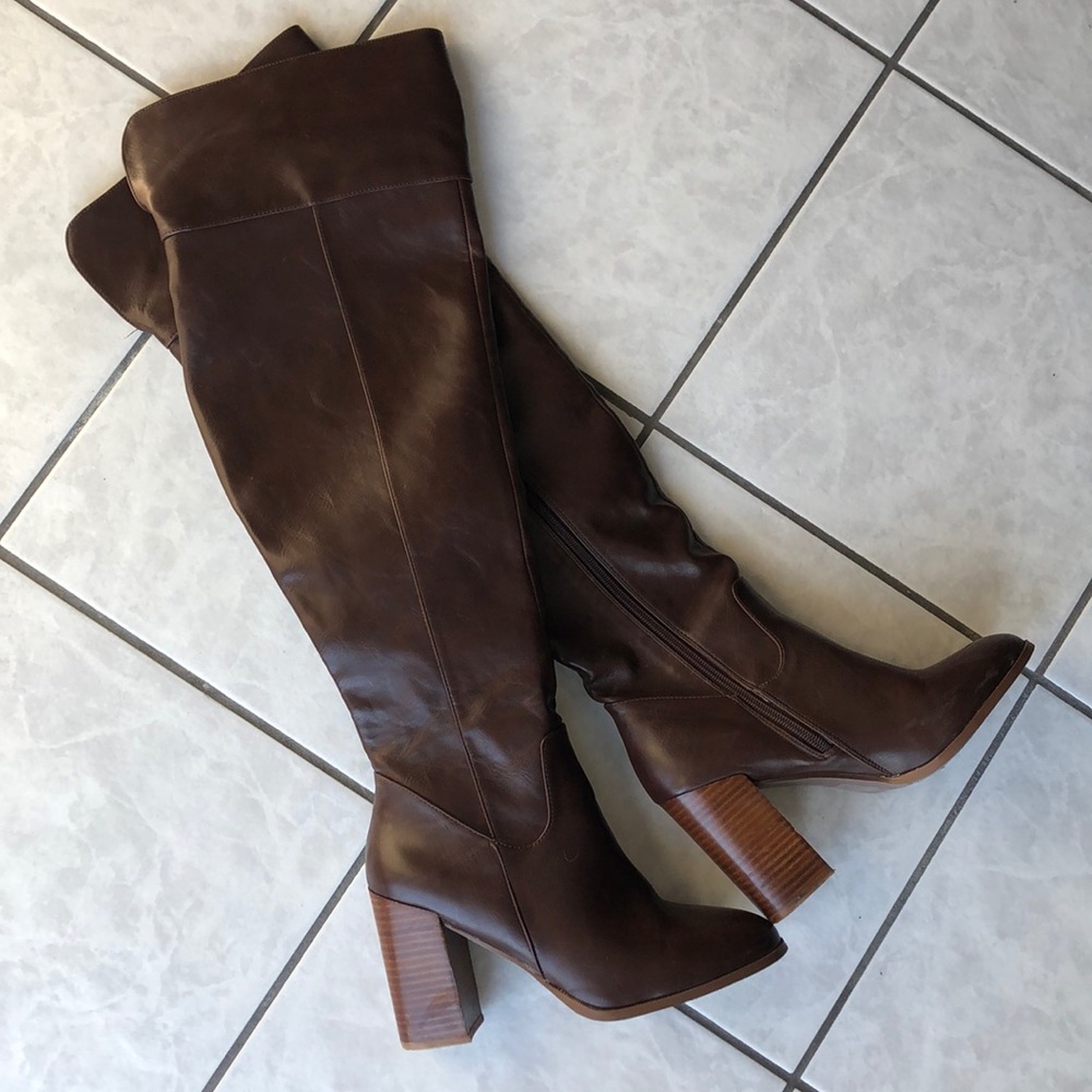 High-thigh brown boots